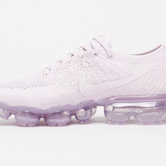 vapormax light pink